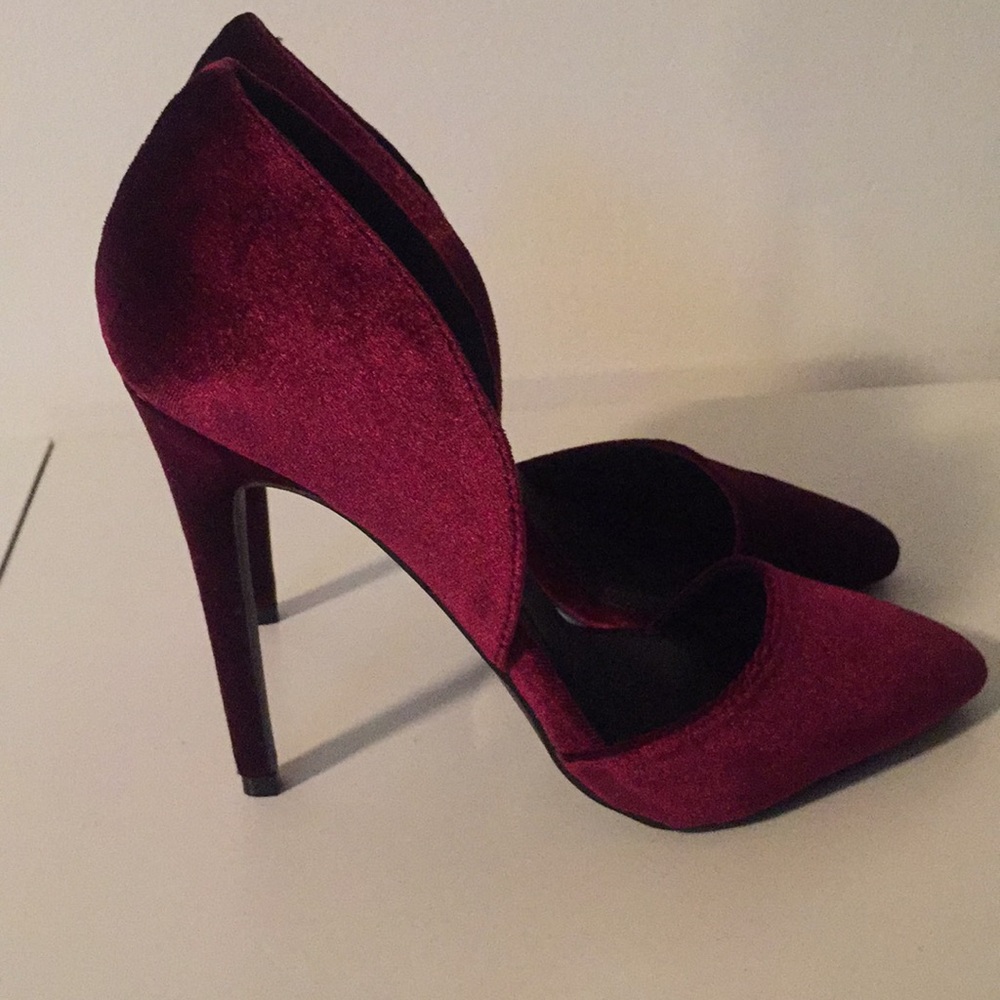 BRAND NEW ❤️ Burgundy Velvet 5inch Heels